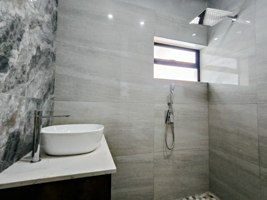 4 Bedroom Property for Sale in Fountains Estate Eastern Cape